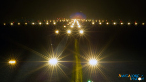 Runway 28 at Indira Gandhi International Airport at night. Image copyright Vedant Agarwal.