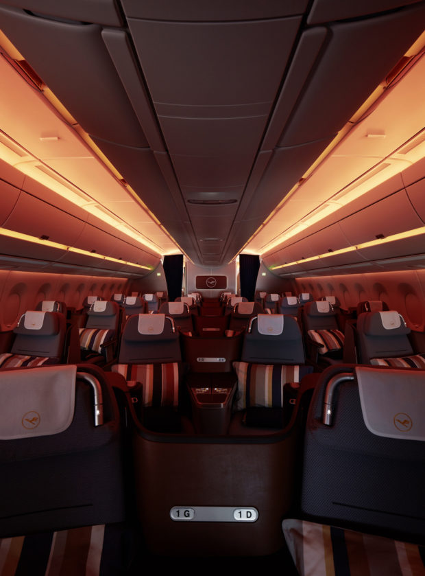 Lufthansa A350-900 business class mood lighting